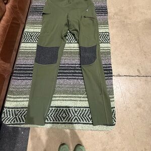 Fjallraven Olive Green Adventure Leggings L